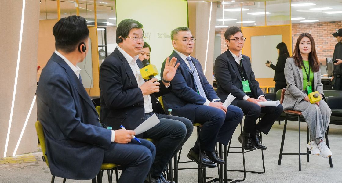 Kiềng ba chân Dữ liệu - ESG - Tài chính của Cathay Financial